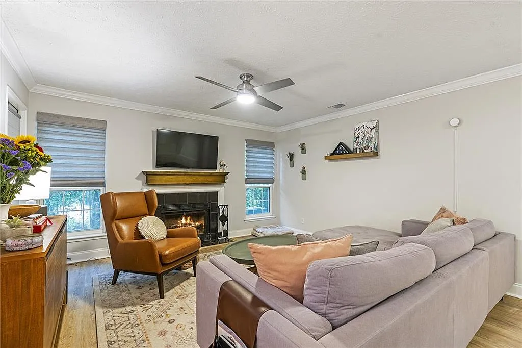2 bed, 2.0 bath, 1060 sqft, $1,800 — Photo 4