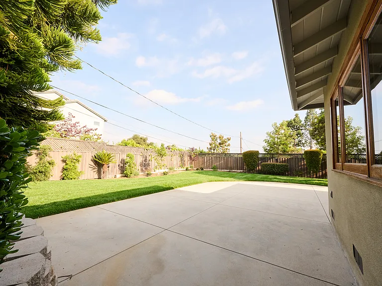 4720 Hayman Ave — Photo 64