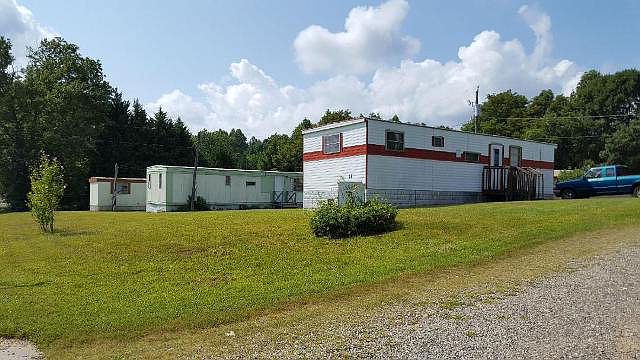 2nd image of 14 Pine Knoll Rd