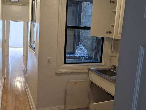 3rd image of 630 10th Ave #4FS