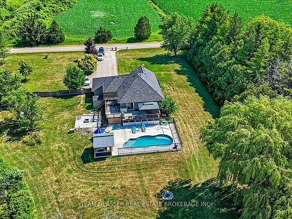 4th image of 23999 Mayfair Rd