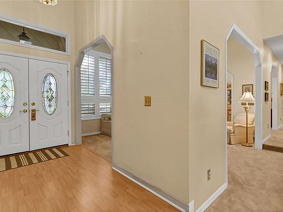 5th image of 620 Longmeadow Cir