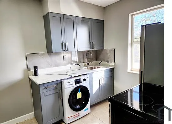 191 SW 15th St #202 — Photo 5