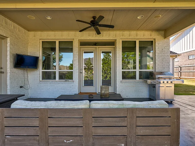 3217 Clock Tower Cir — Photo 38