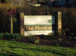 819 Meadowview Ln #819, Mont Clare, PA 19453