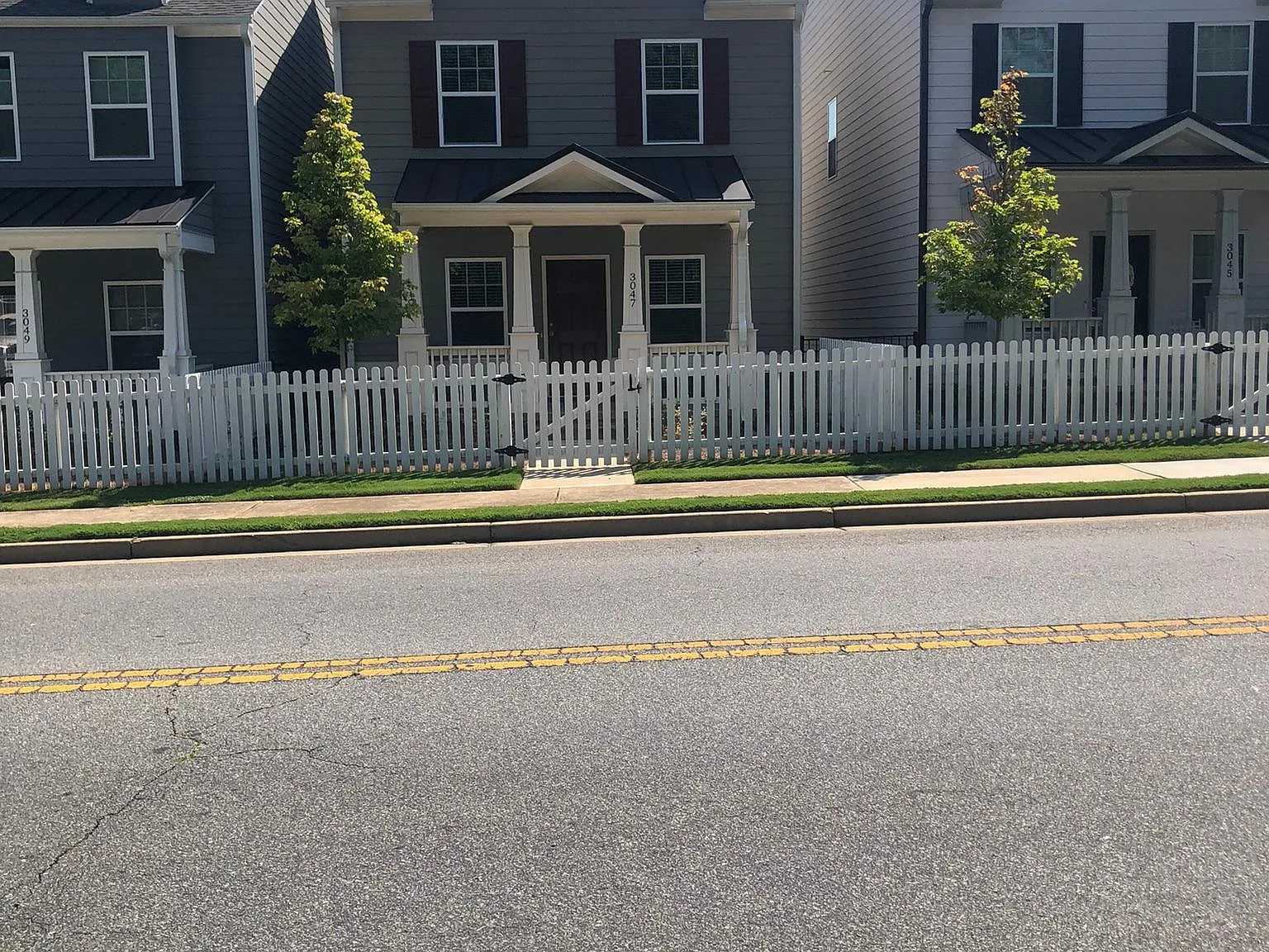 3 bed, 2.5 bath, 1880 sqft, $2,585 — Photo 3