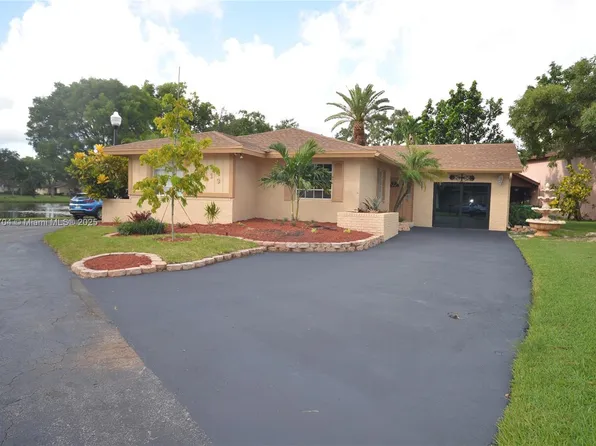 2119 Nova Village Dr, Fort Lauderdale, FL 33317