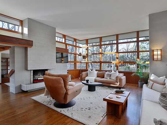 3rd image of 5795 Foster Ave