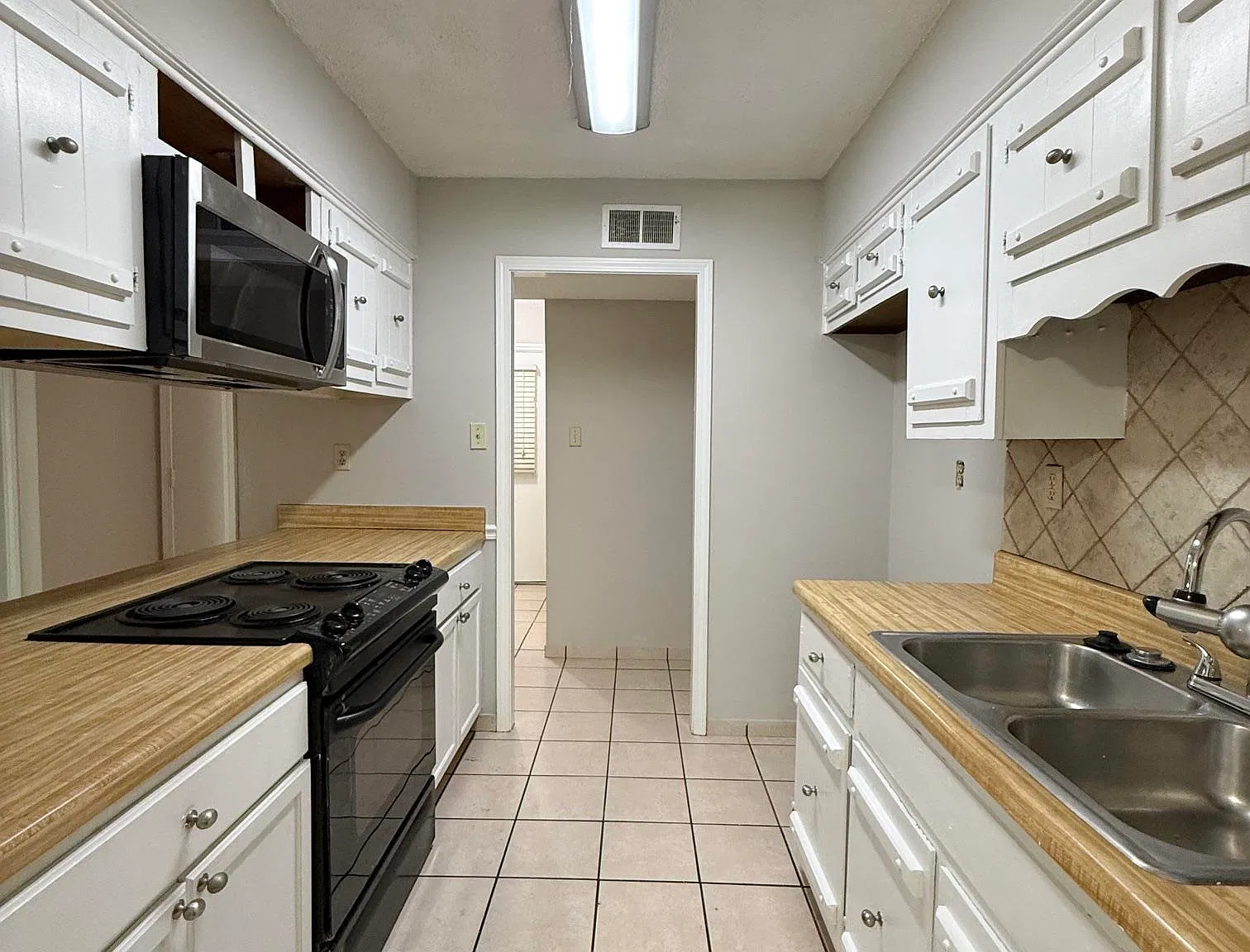 3 bed, 2.0 bath, 1338 sqft, $1,450 — Photo 4