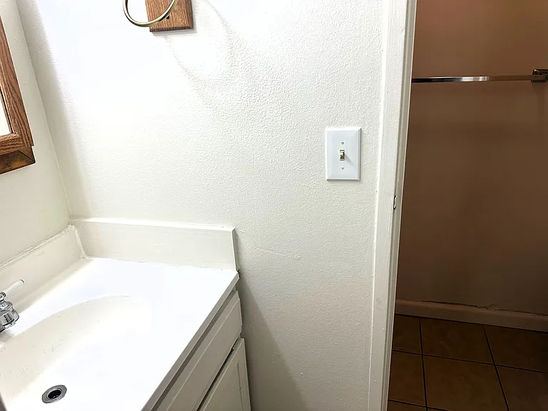 2811 Riverside Dr — Photo 19
