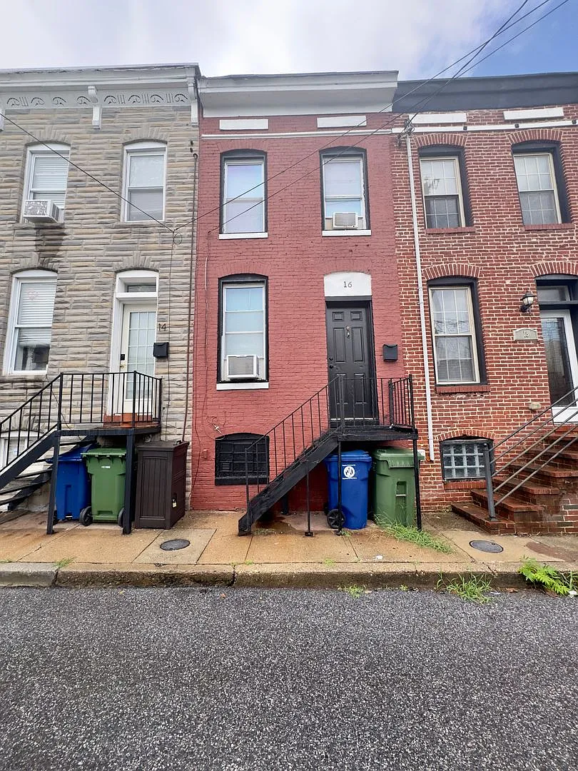 Charming 2BD/2BA Townhome in Butcher's Hill, Baltimore, MD! — Photo 1