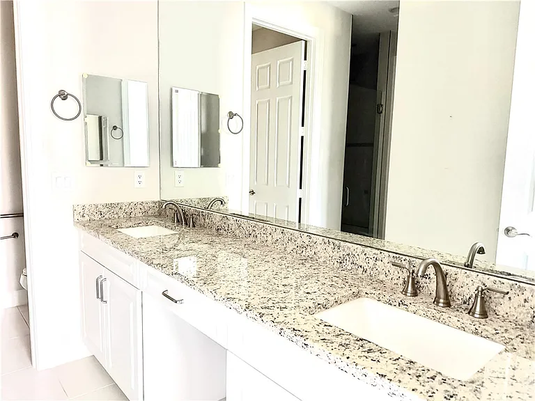 6148 Bella Rosa Ln — Photo 12