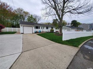 12 Yalta Dr, Central Islip, NY 11722
