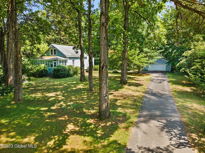 2nd image of 20 Leonard Drive
