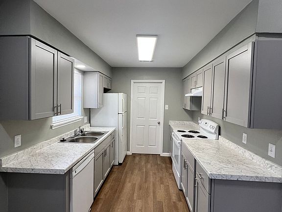 3rd image of 568 Gilbert Ln #566