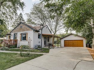 14100 W Crestview Dr, New Berlin, WI 53151