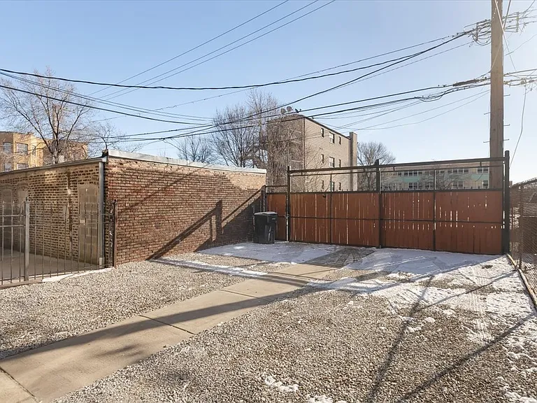 4211 W Gladys Ave #2 — Photo 20