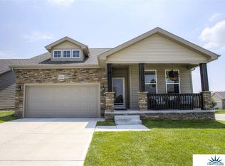 17623 Sahler St, Omaha, NE 68116
