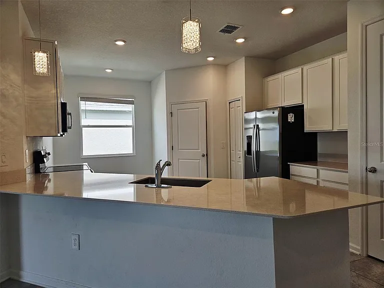 652 Daring Dr — Photo 4