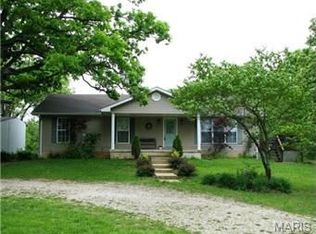 1627 Coffeyton Rd, Bourbon, MO 65441