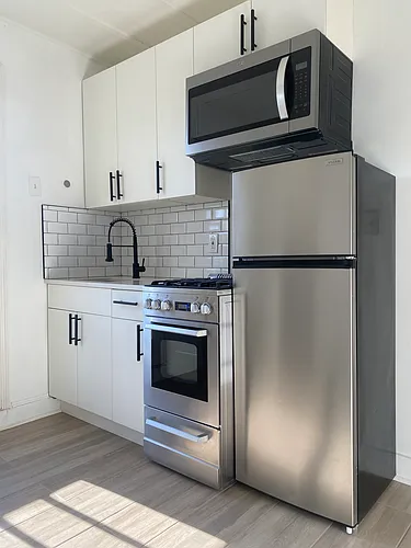 1370 Gillingham St #2 Photo 1