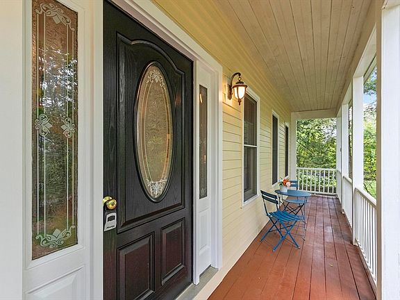 3rd image of 37 Concord Rd