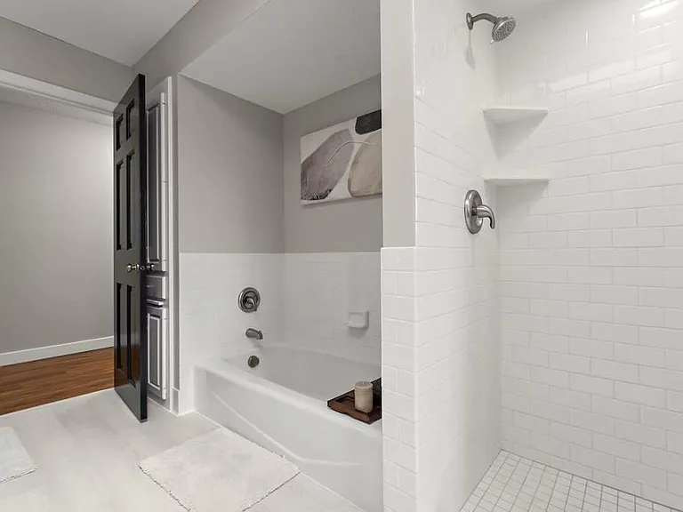 5720 Oakview Ln N — Photo 31