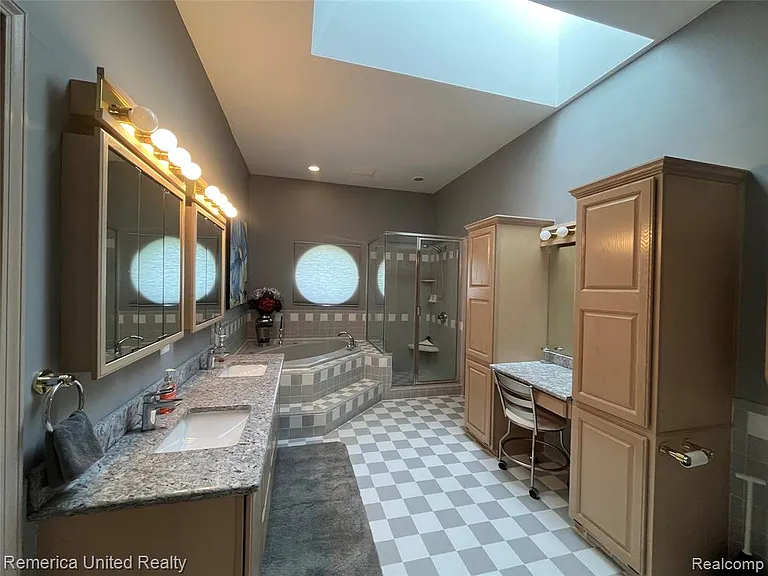 4533 Horseshoe Dr — Photo 27