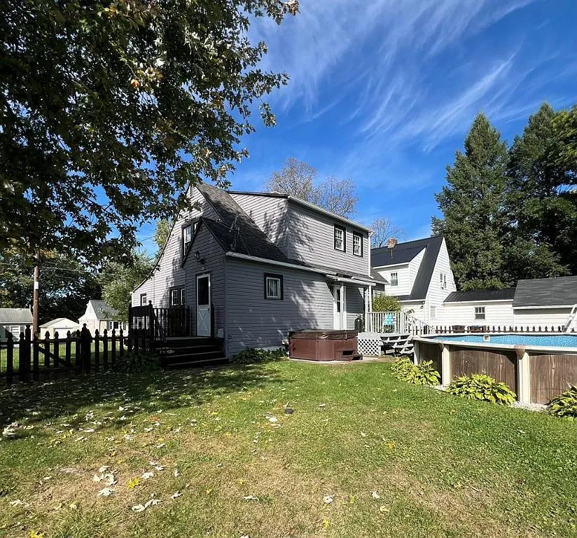1021 Hulett St photo 1