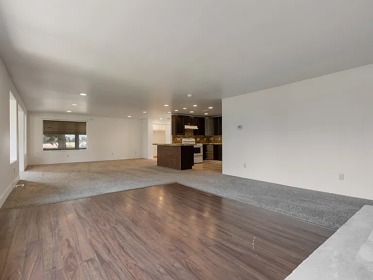 1500 W 9th Ave — Photo 9