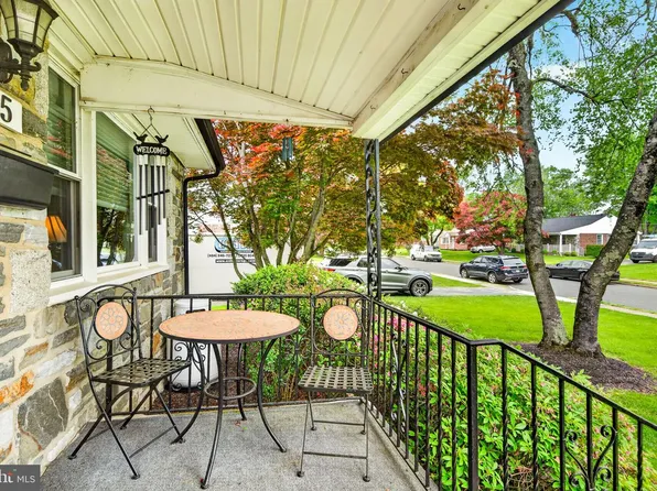 65 Delia Dr, Broomall, PA 19008