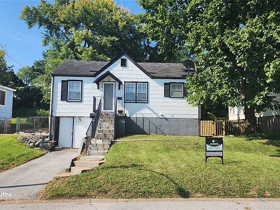2nd image of 7164 Manette Dr