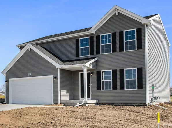 3055 Ivy Wood Cir, Howell, MI 48855