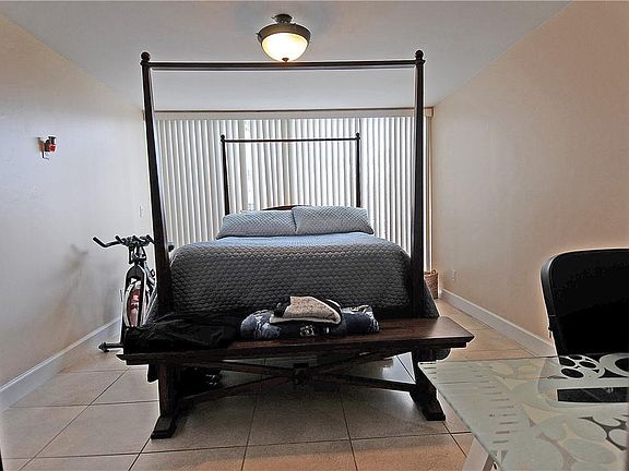 4th image of 1141 Windward Drive #1141