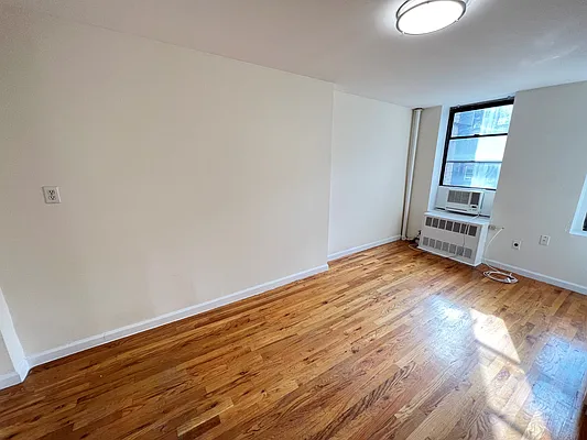 Rented by OvCo Realty | media 18
