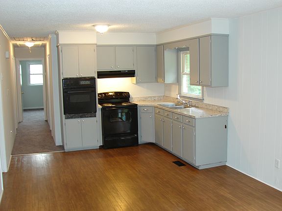 3rd image of 2632 Meadowlark Ln