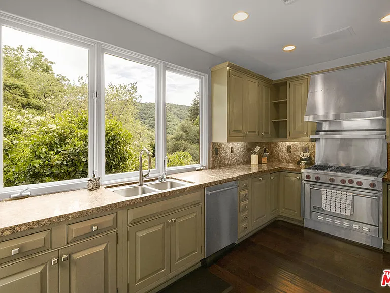 10023 Westwanda Dr — Photo 27