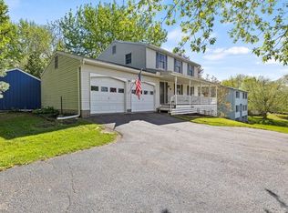 82 Staglen Dr, Henrietta, NY