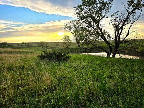 W 60th Dr, Alton, KS 67623
