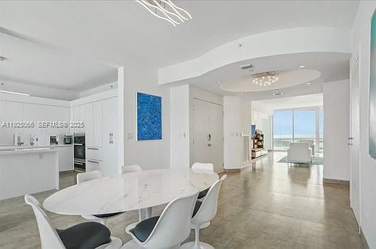 3rd image of 300 S Pointe Dr