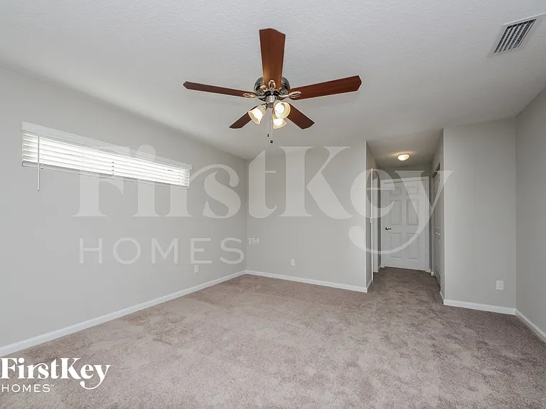 1490 Paramount Ave SE — Photo 8