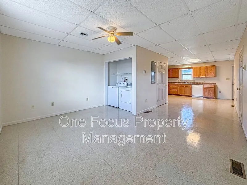 4 bed, 2.5 bath, $1,295 — Photo 3