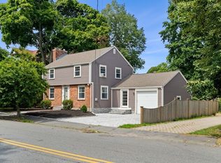 6 Smith St, Marblehead, MA 01945