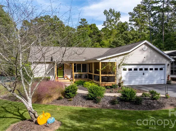 571 Newport Dr, Mount Gilead, NC 27306