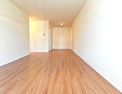 5th image of 14202 84th Dr APT Ld