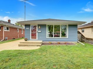 2608 Grove Ave, Racine, WI 53405