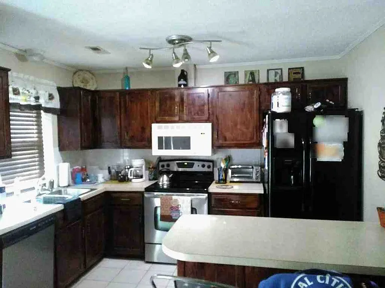 1101 Watertower Rd — Photo 4