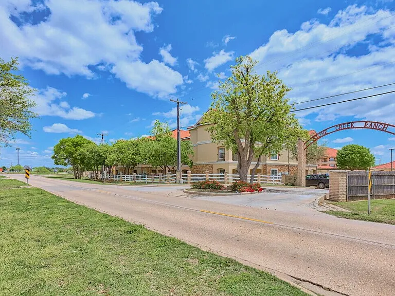 Stone Creek Ranch Apartments — Photo 24