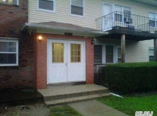 15A Hemlock Dr APT 15, Bay Shore, NY 11706