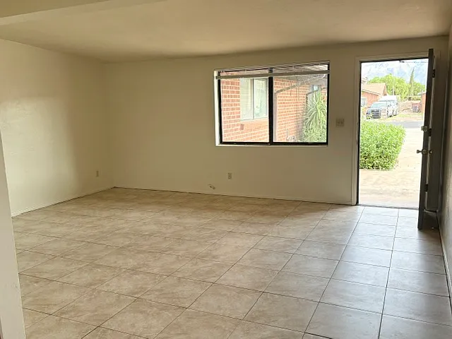 2 bed, 855 sqft, $1,195 — Photo 4
